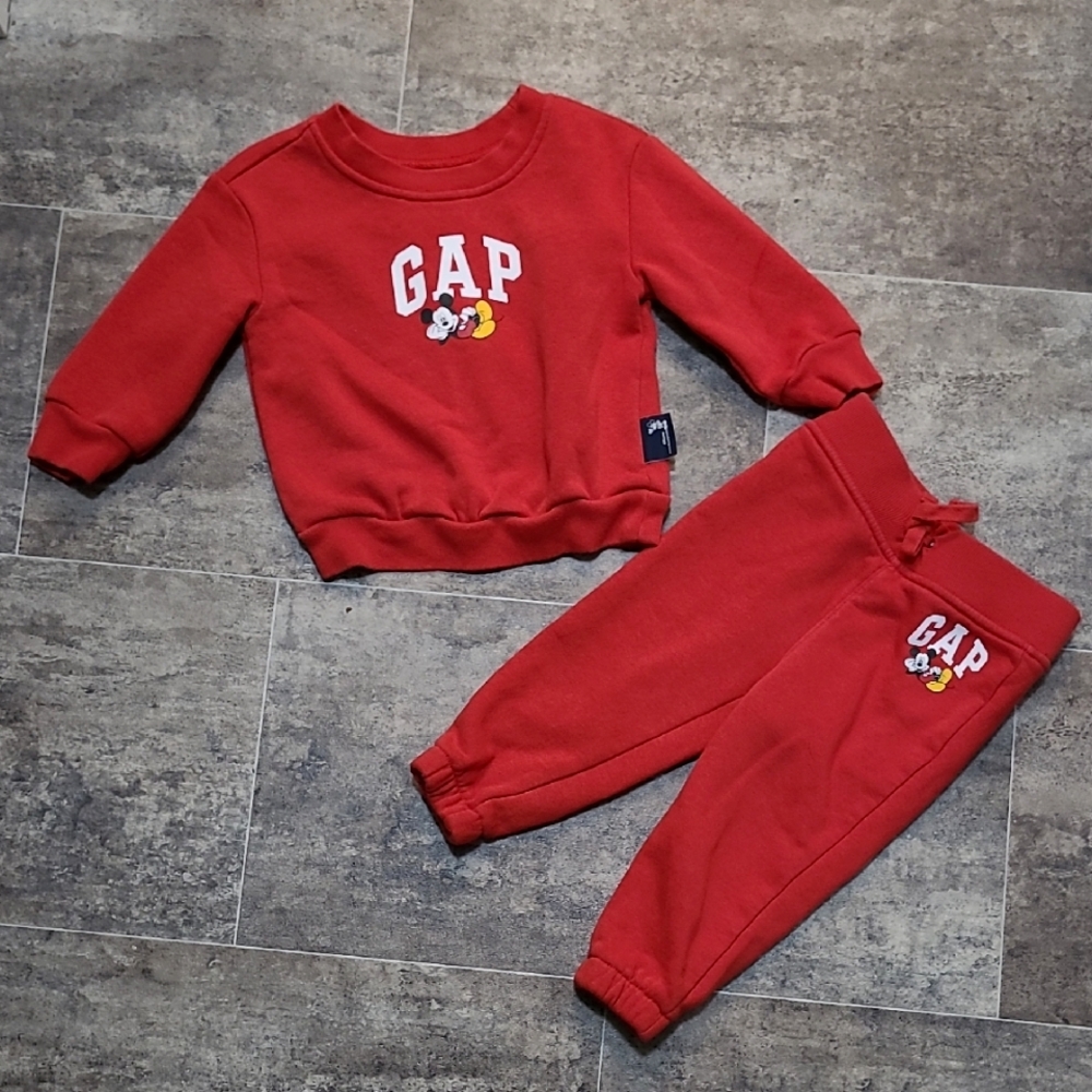 Gap Disney 12-18mths Sweat Suit